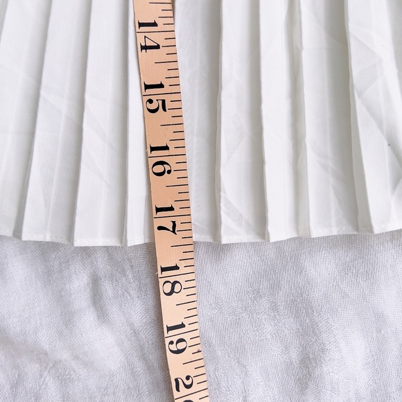 NWT Showpo Izara Mini Dress Size 16 Off the Shoulder Pleated Fit & Flare - Picture 12 of 14